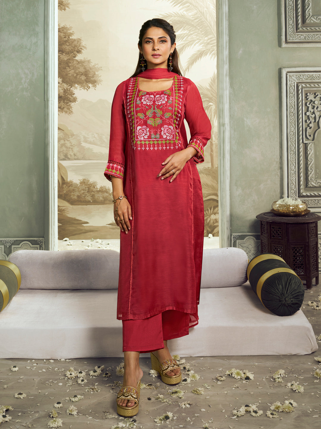 Jennifer Winget Bhama Couture Maroon Embroidered Straight Kurta Set With Dupatta.