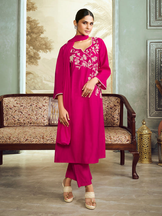 Jennifer Winget Bhama Couture Pink Embroidered Straight Kurta Set With Dupatta.