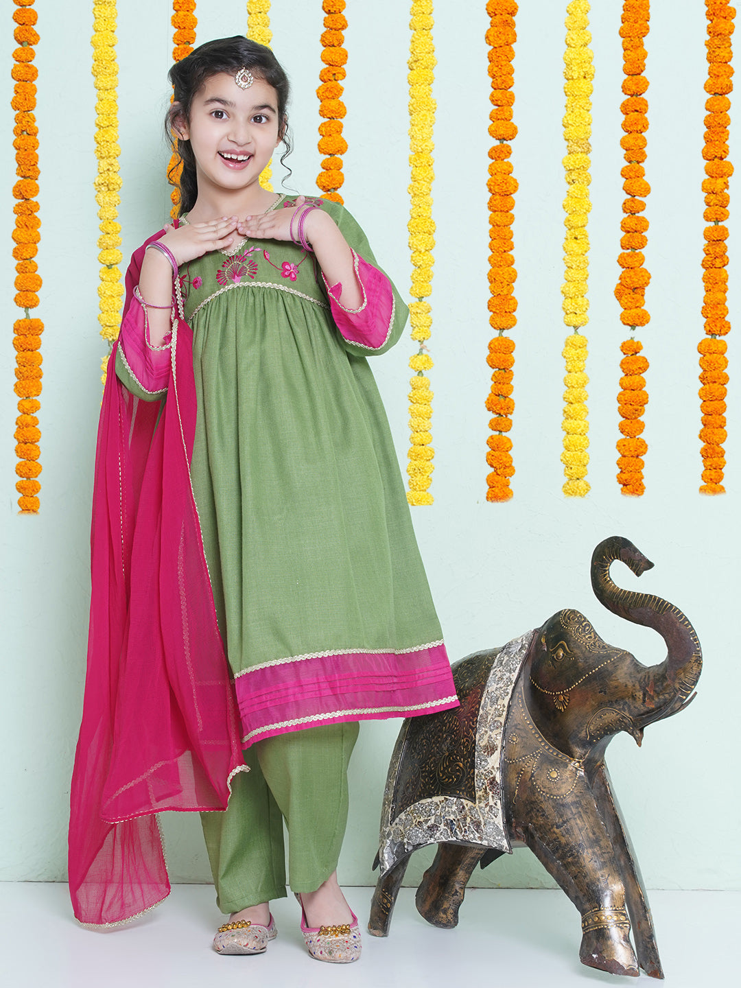 Bitiya by Bhama Girls Green Embroidered Alia Design Kurta With Trousers With dupatta
