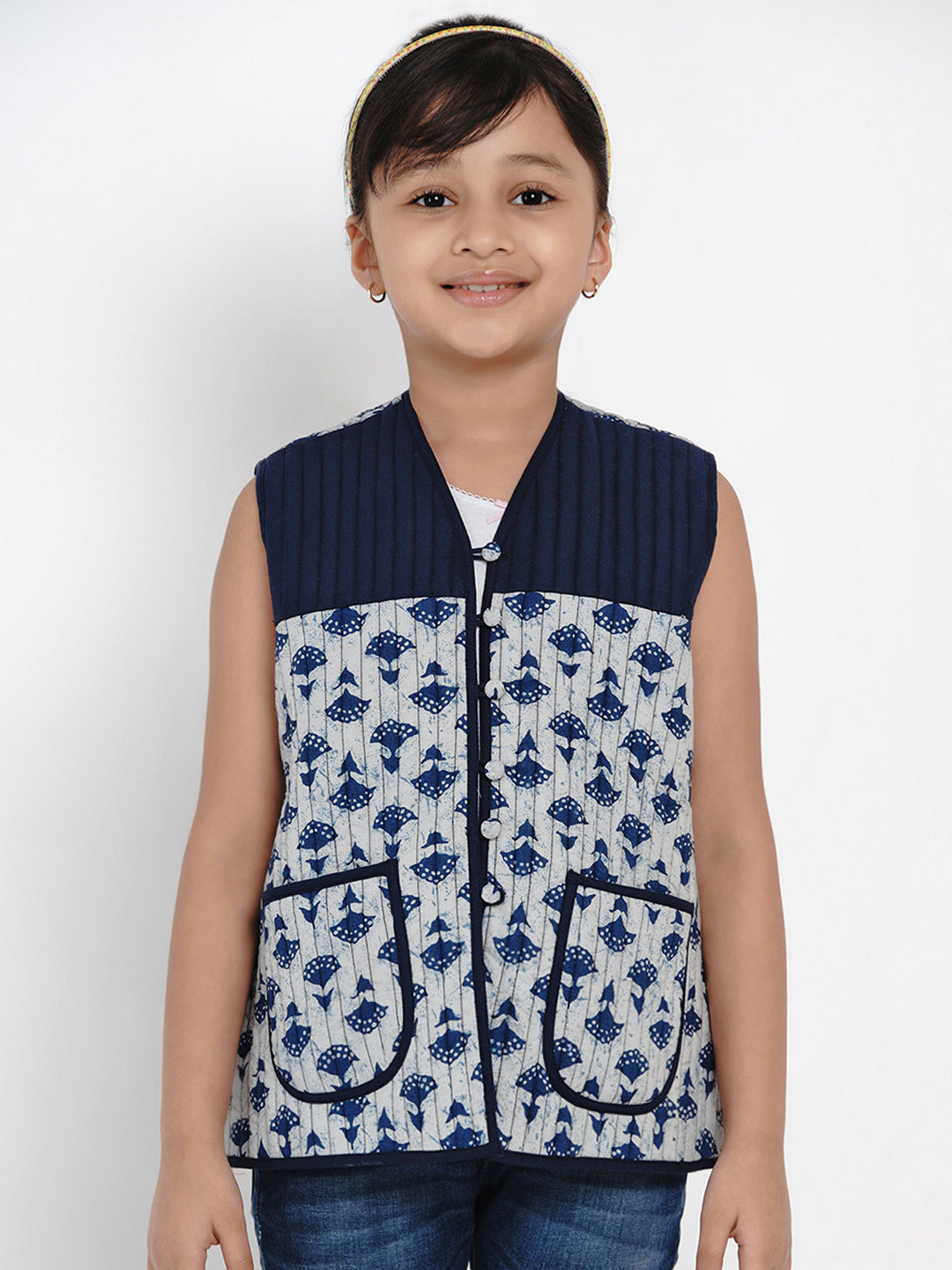 Bitiya by Bhama
Girls Blue Printed Tailored Jacket