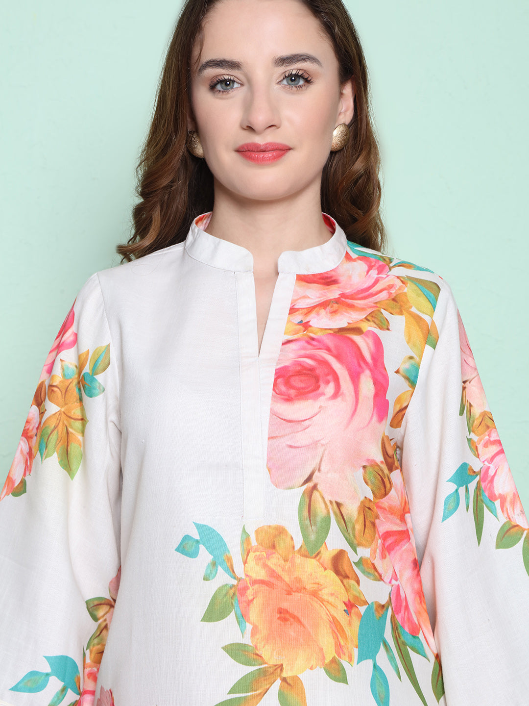Off White Multi Printed Kurta with Pant.
