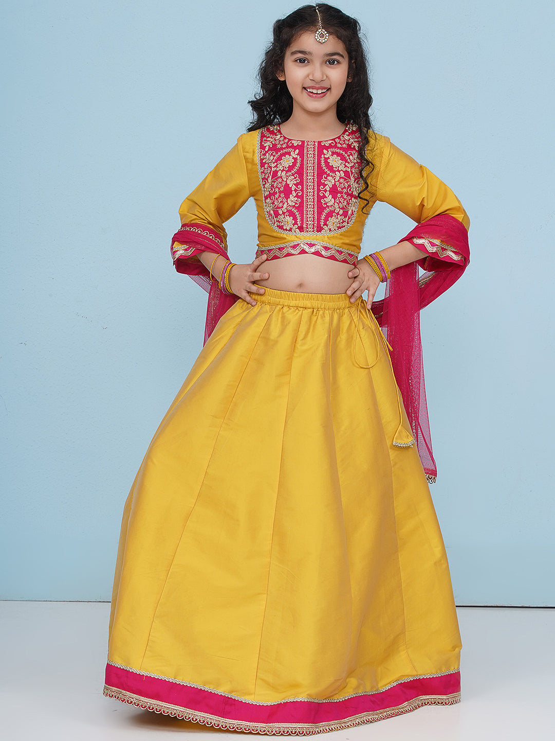 Girls Ethnic Motifs Embroidered Regular Gotta Patti Kurta Set With Dupatta