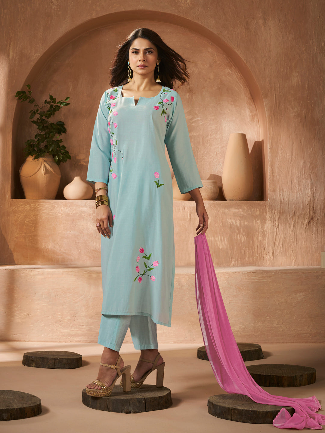 Jennifer Winget Bhama Couture Sky Blue Embroidered Straight Kurta Set With Dupatta.