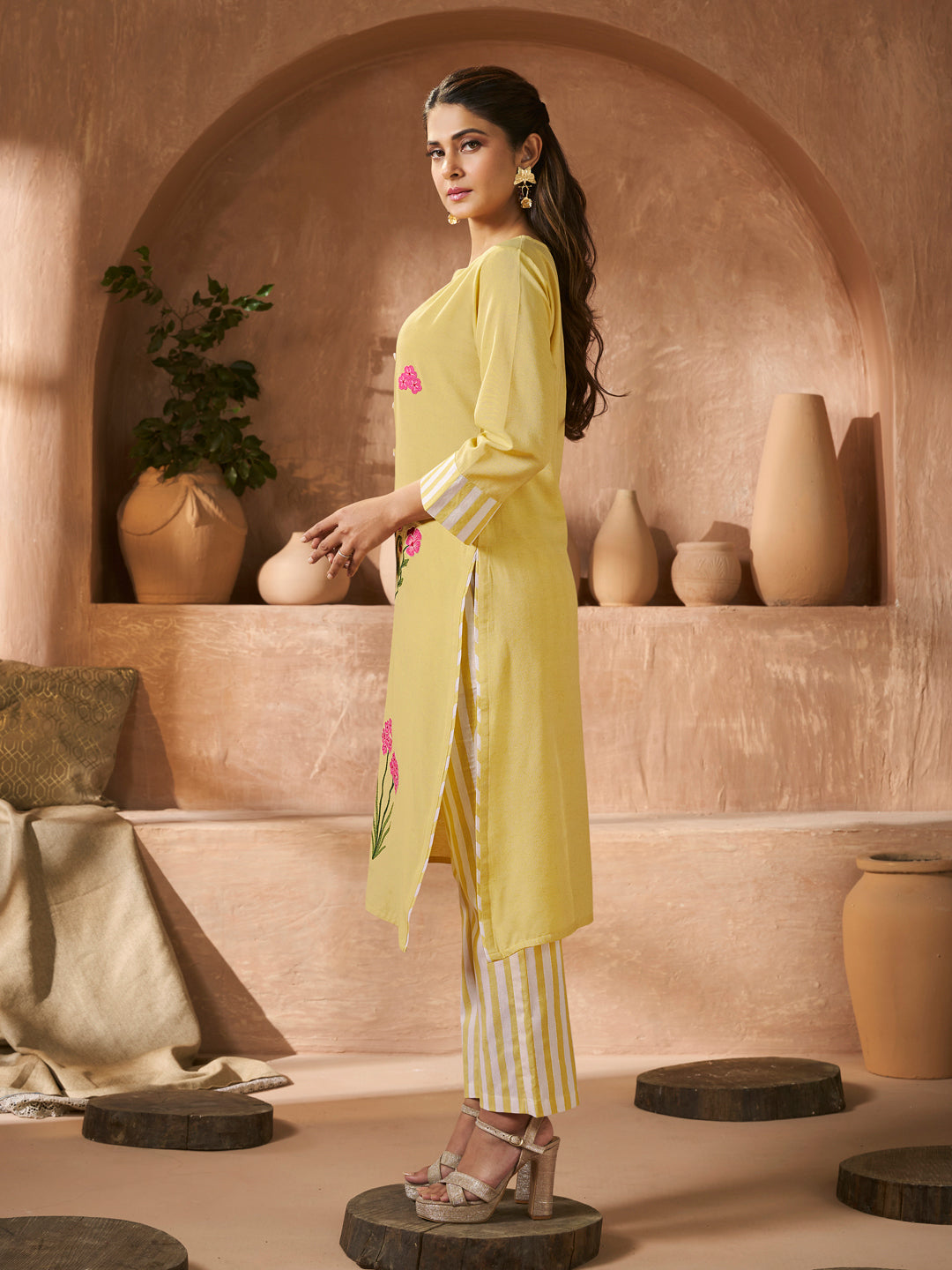 Jennifer Winget Bhama Couture Yellow Floral Embroidery Straight Kurta Set.