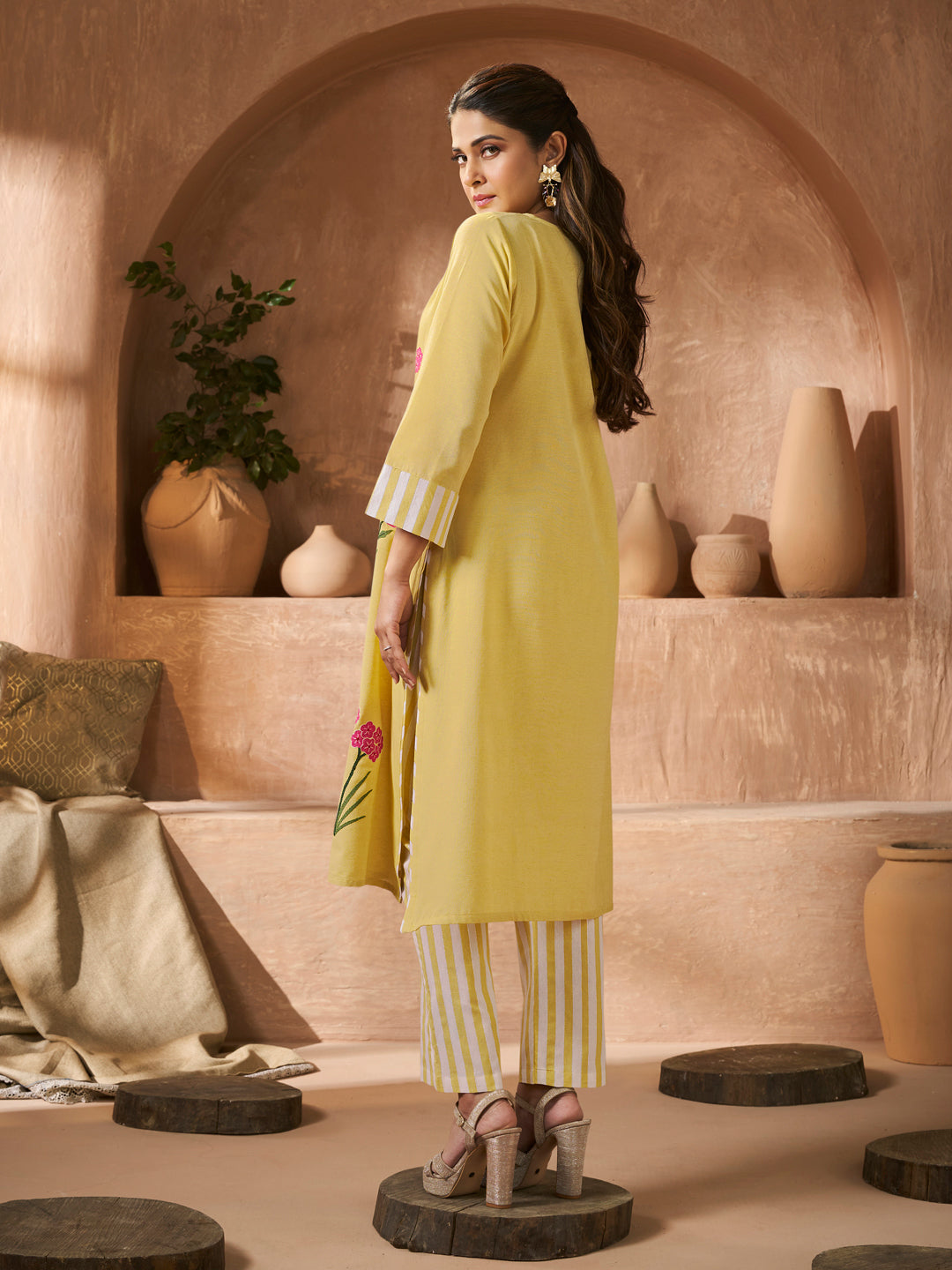 Jennifer Winget Bhama Couture Yellow Floral Embroidery Straight Kurta Set.