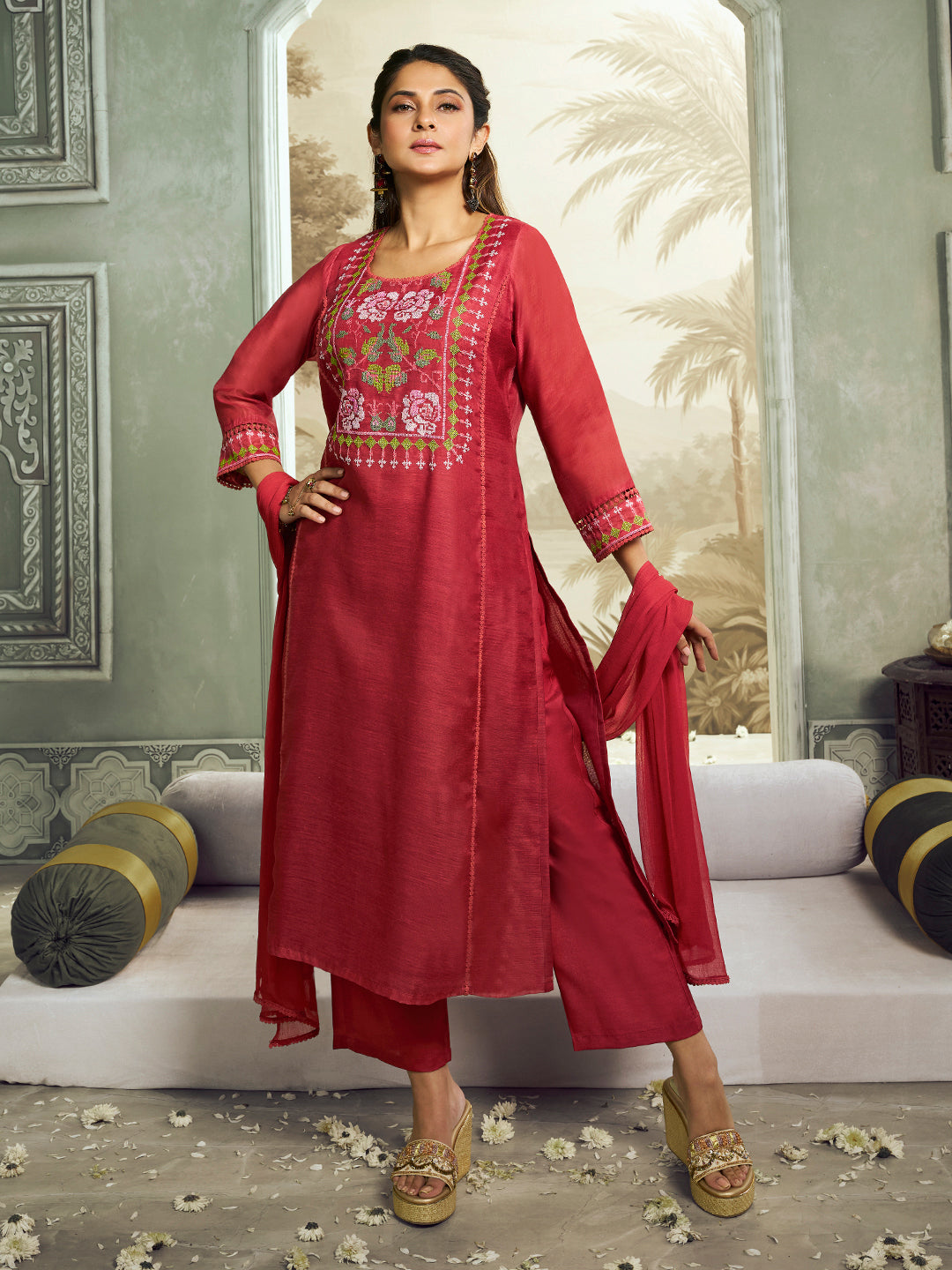Jennifer Winget Bhama Couture Maroon Embroidered Straight Kurta Set With Dupatta.