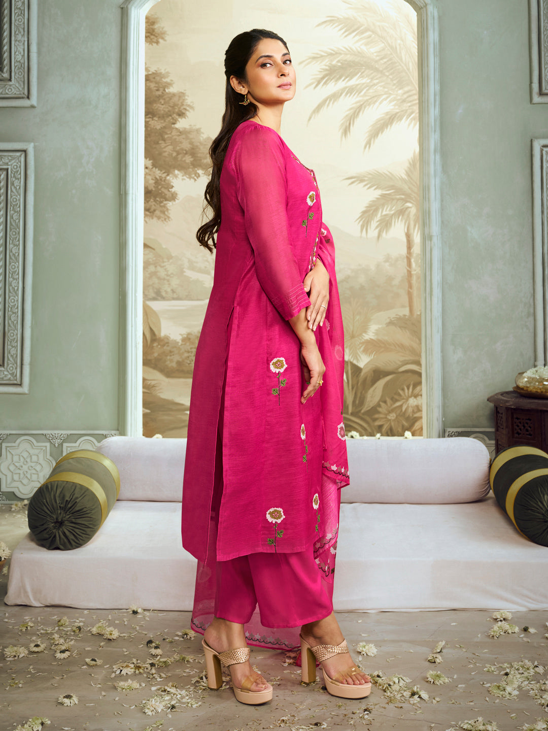 Jennifer Winget Bhama Couture Pink Floral Embroidery Straight Kurta Set With Printed Dupatta