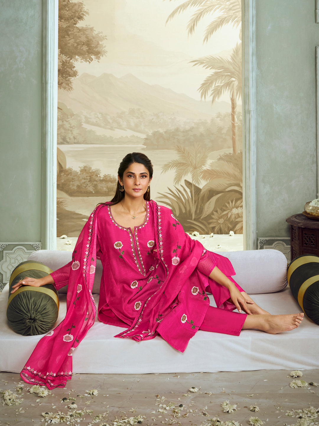 Jennifer Winget Bhama Couture Pink Floral Embroidery Straight Kurta Set With Printed Dupatta