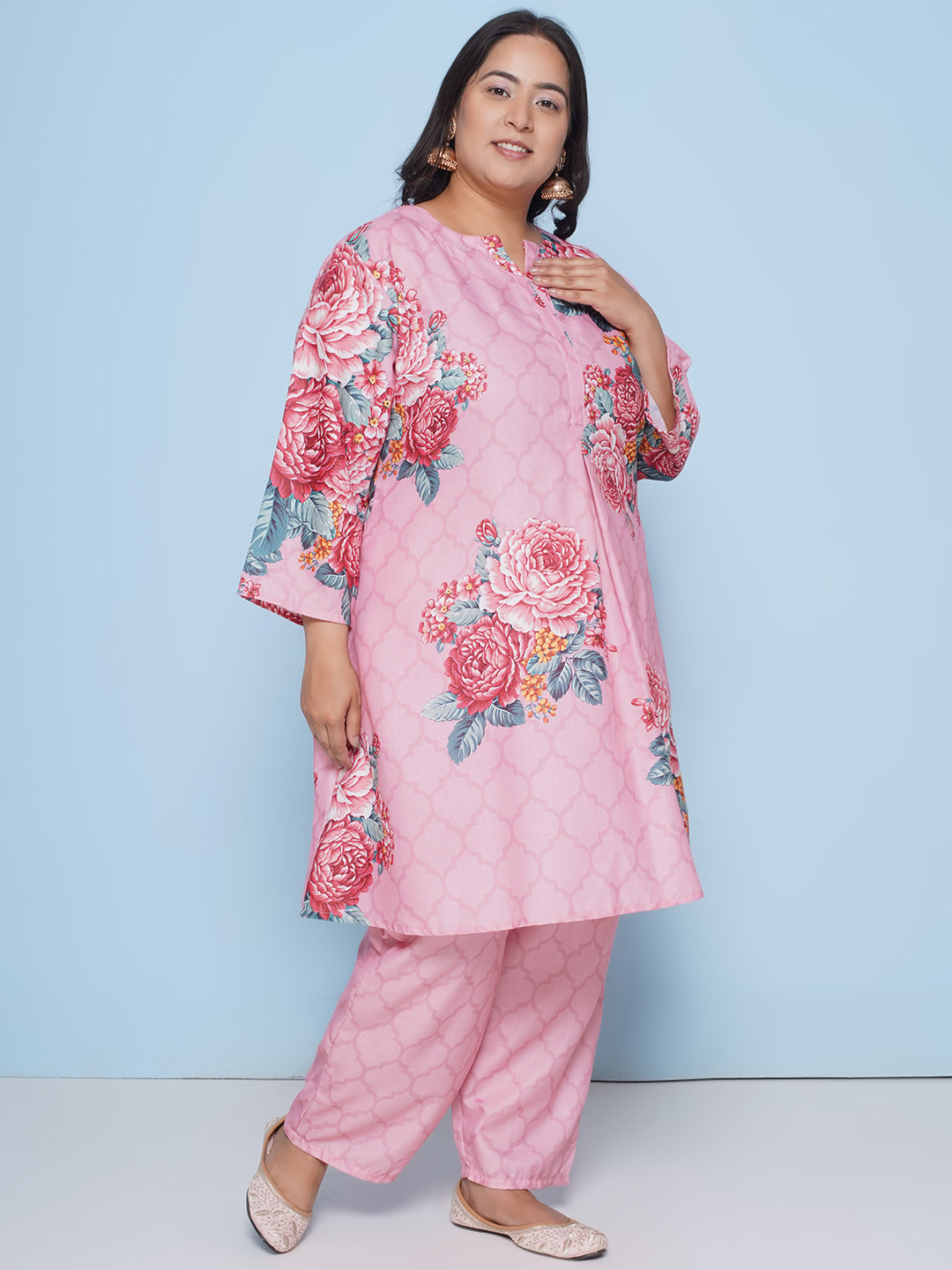 Peach color kurta with lace detailing on sleeves and neck