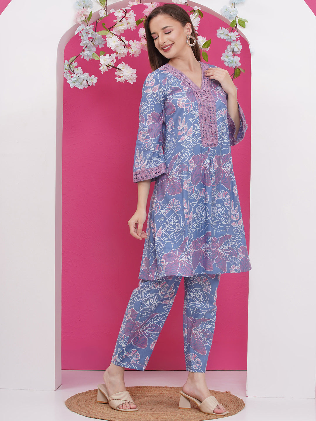Women Floral Printed Pleated Kurta with Palazzos