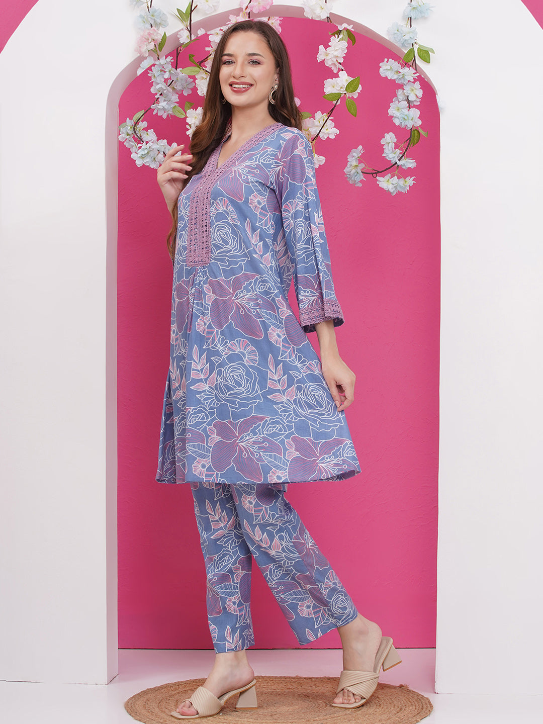 Women Floral Printed Pleated Kurta with Palazzos