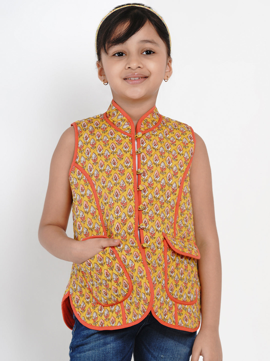 Bitiya by Bhama 
Girls Mustard Yellow Printed Tailored Jacket