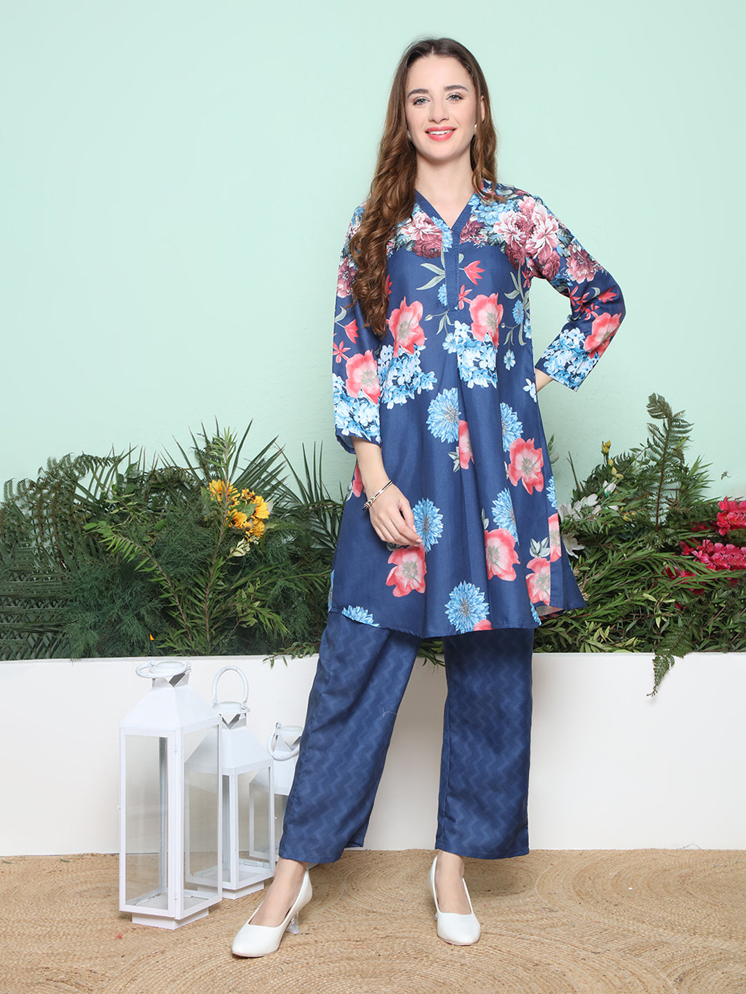 Blue Multi Printed Kurta with Pant.