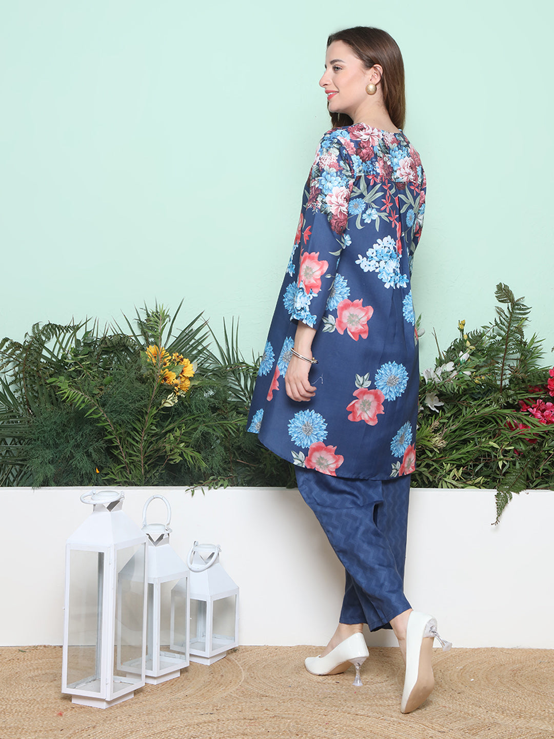 Blue Multi Printed Kurta with Pant.