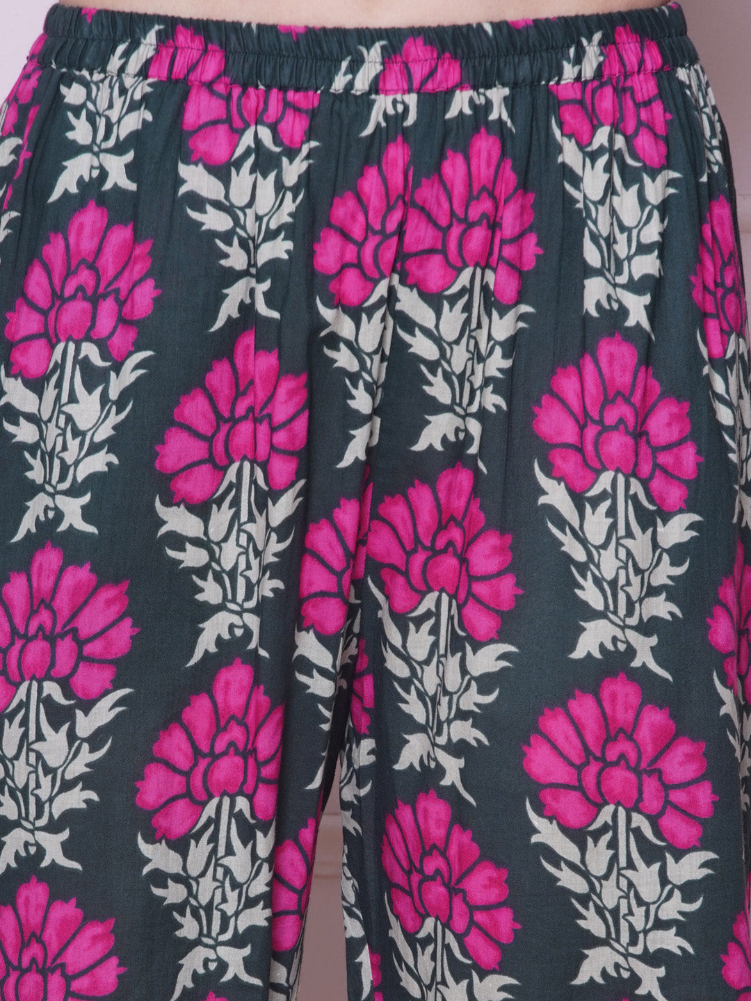 Green Pink Color Motits Printed Co-ords Set with Lace Detailing