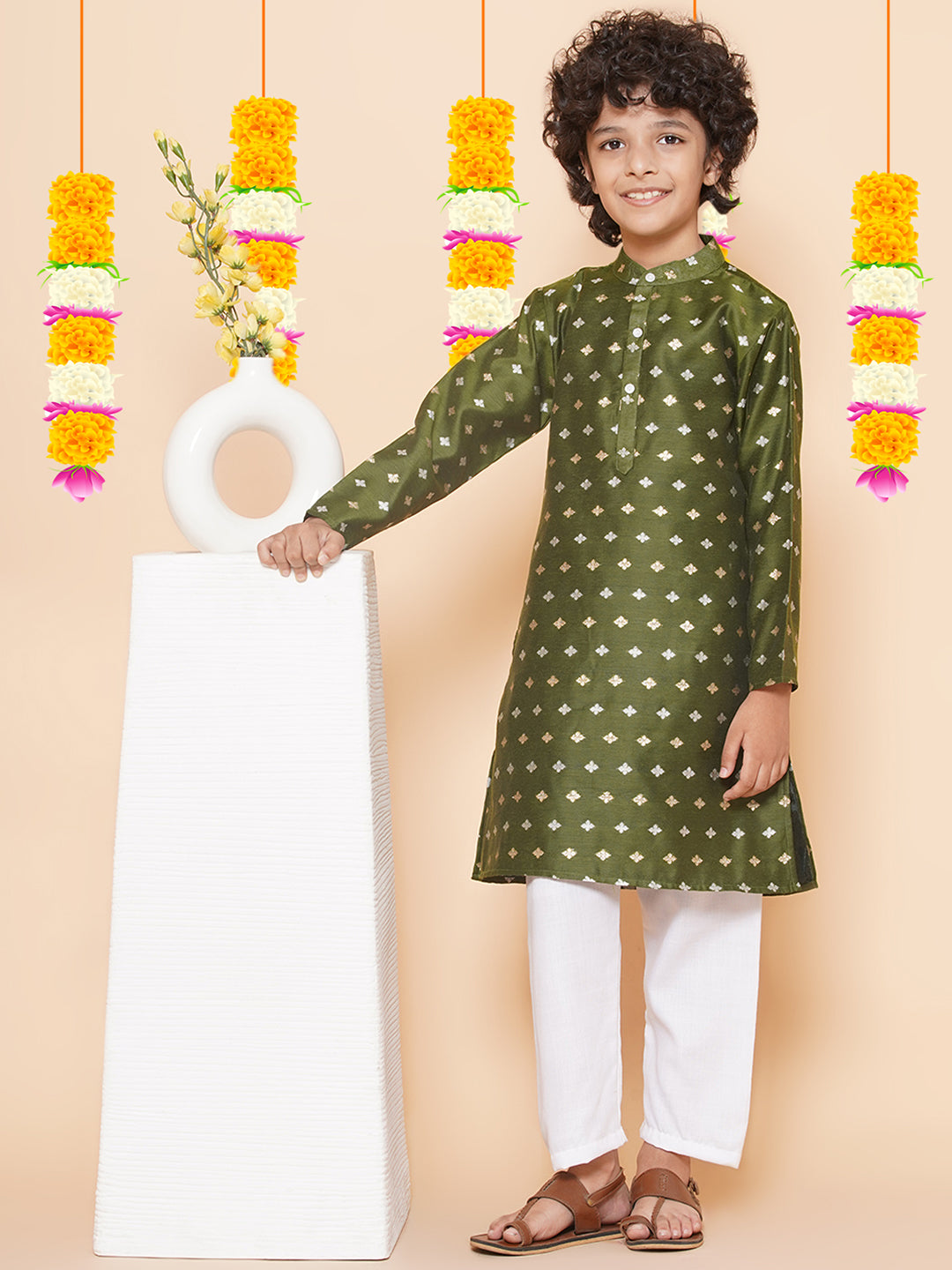 Bittu By Bhama Boys Green Self Design Booti Kurta with Pyjamas