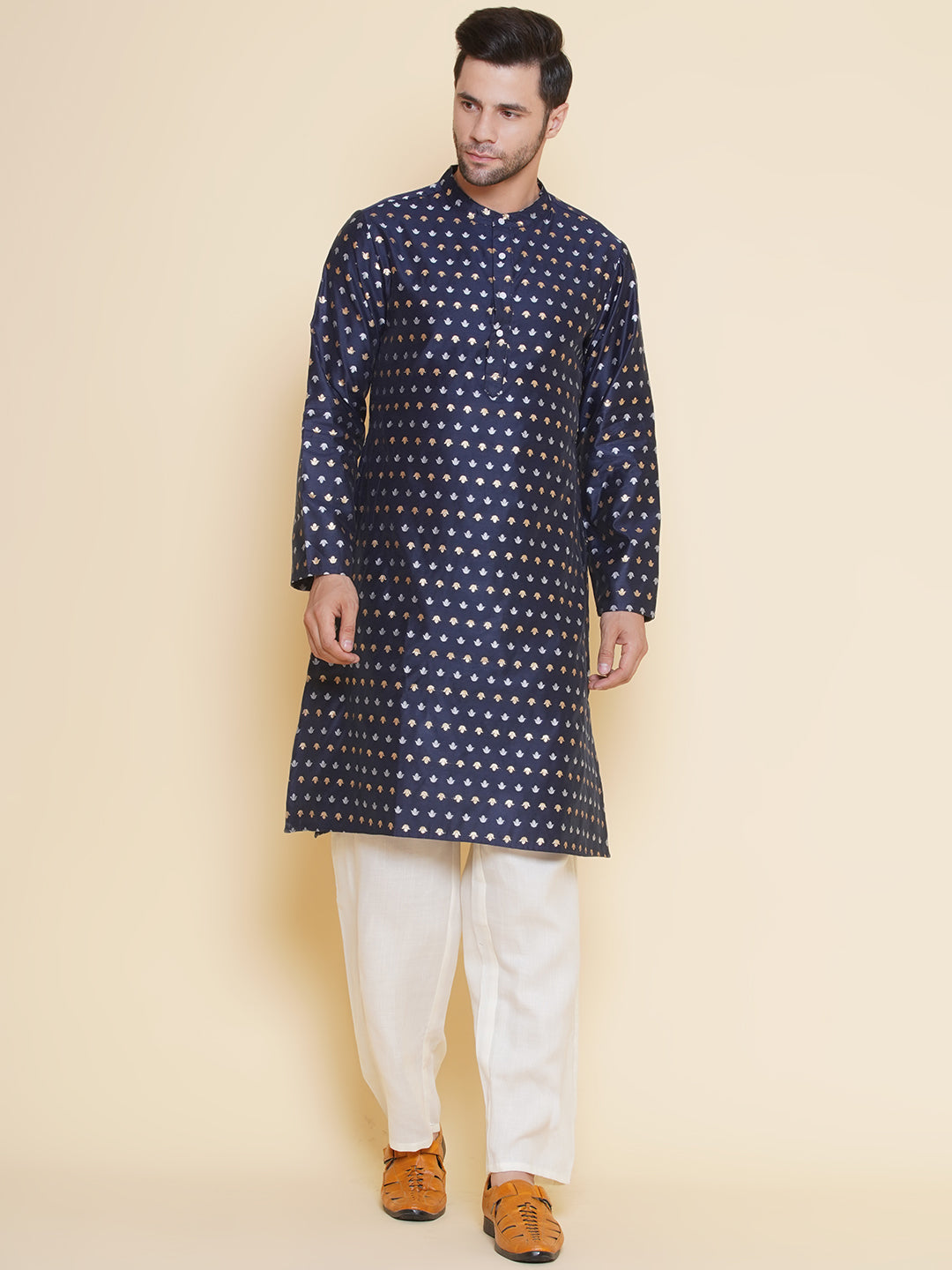 Baawara By Bhama Men Blue Woven design Festive Kurta Pyjamas