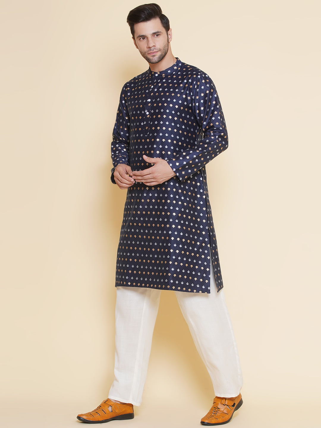 Baawara By Bhama Men Blue Woven design Festive Kurta Pyjamas