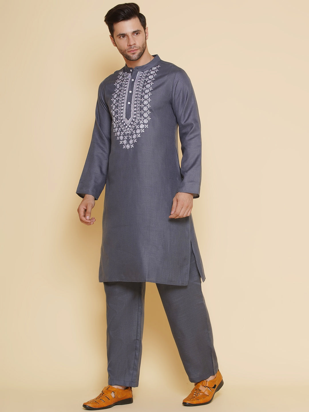 Baawara By Bhama Men Grey Embroidered ethnic motifs Festive Kurta Pyjamas