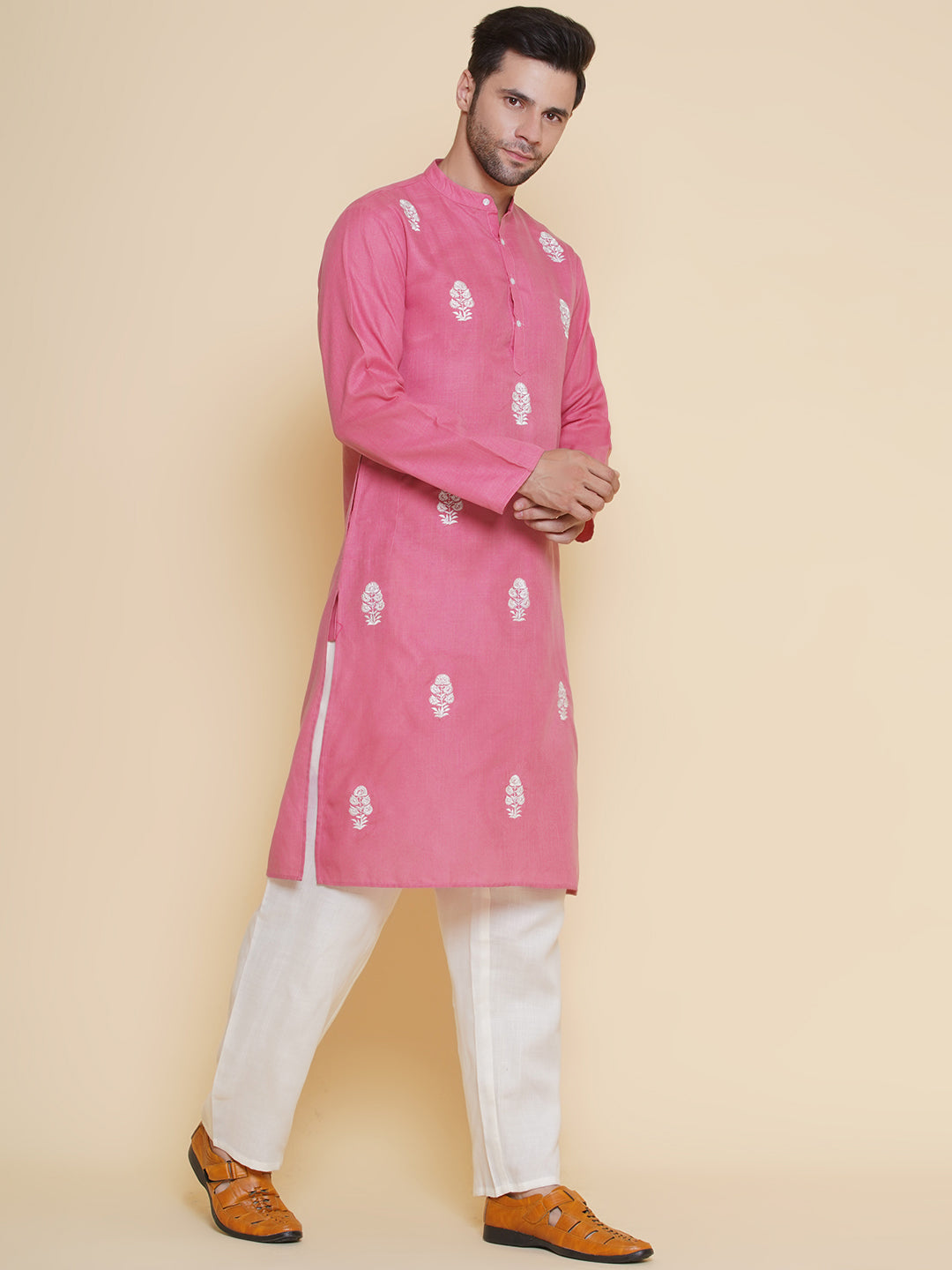 Baawara By Bhama Men Pink Embroidered ethnic motifs Festive Kurta Pyjamas