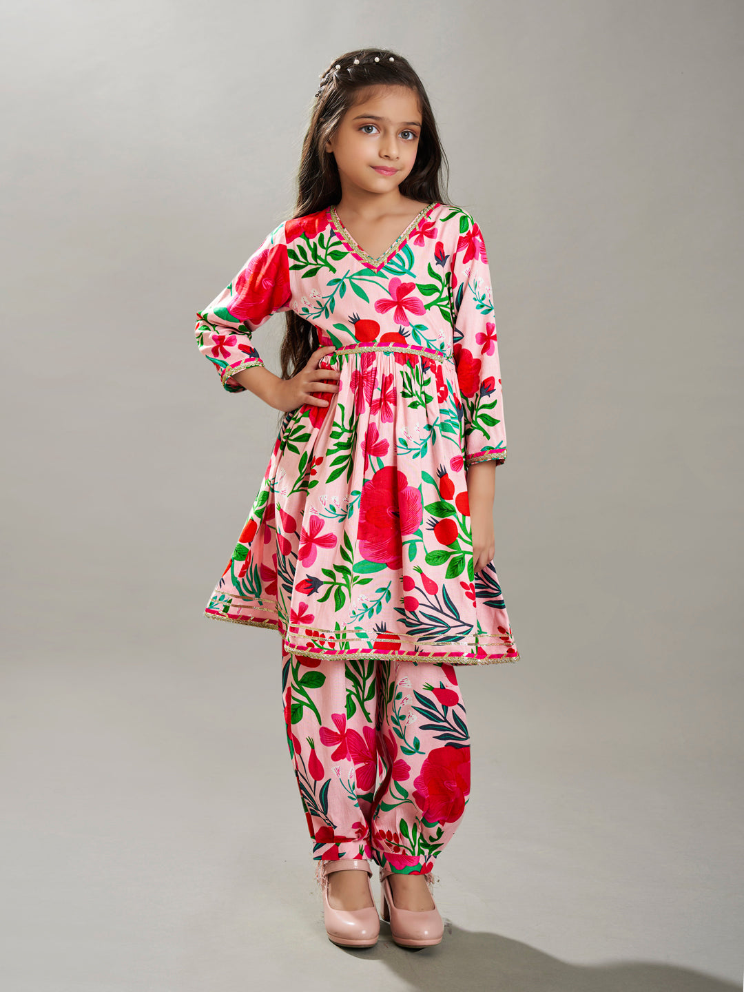 Bitiya by Bhama Girls Peach Multi Floral Printed Cotton Kurta with Trousers set