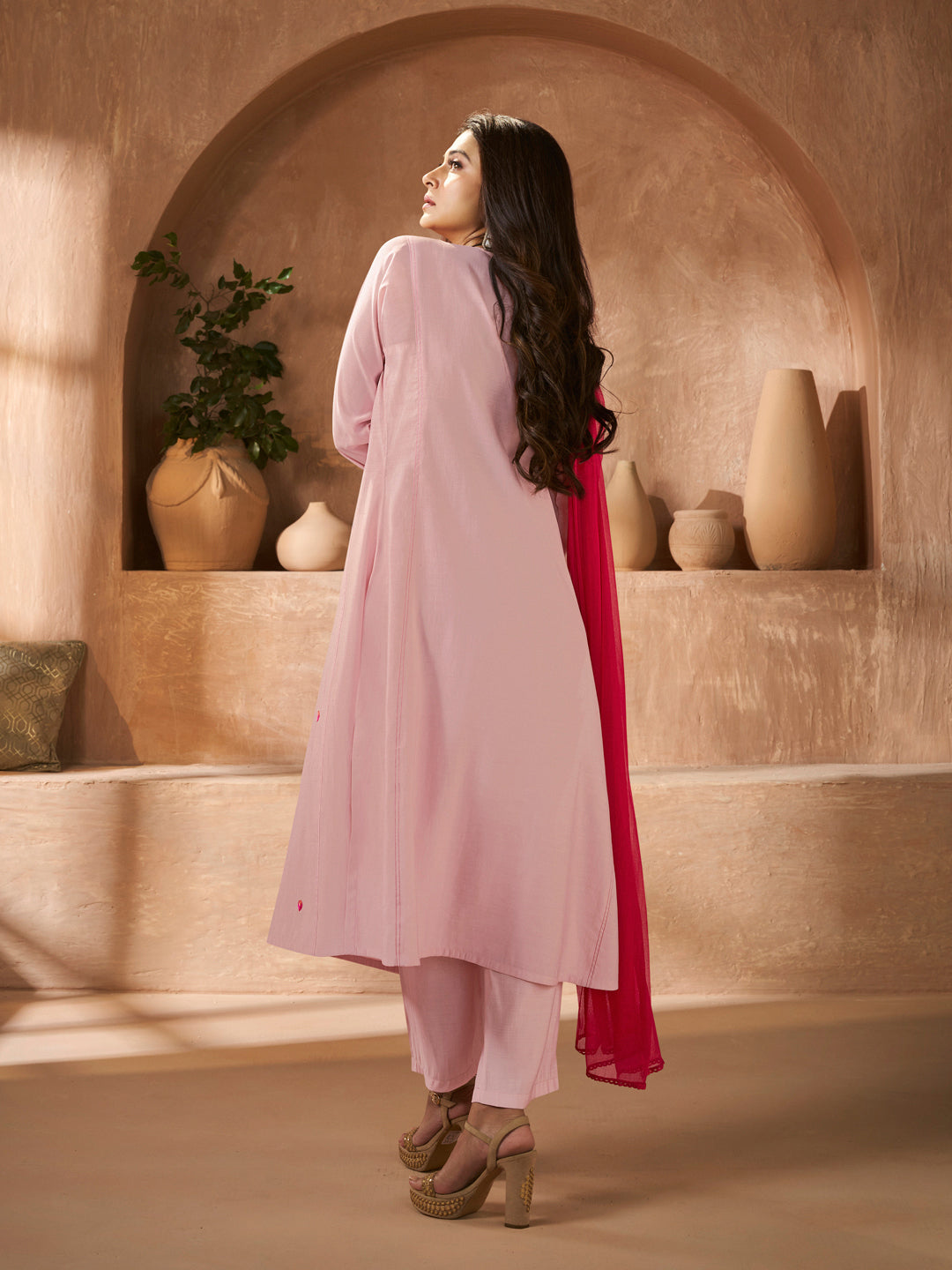 Jennifer Winget Pink Floral Embroidery Kurta Set With Dupatta For Women