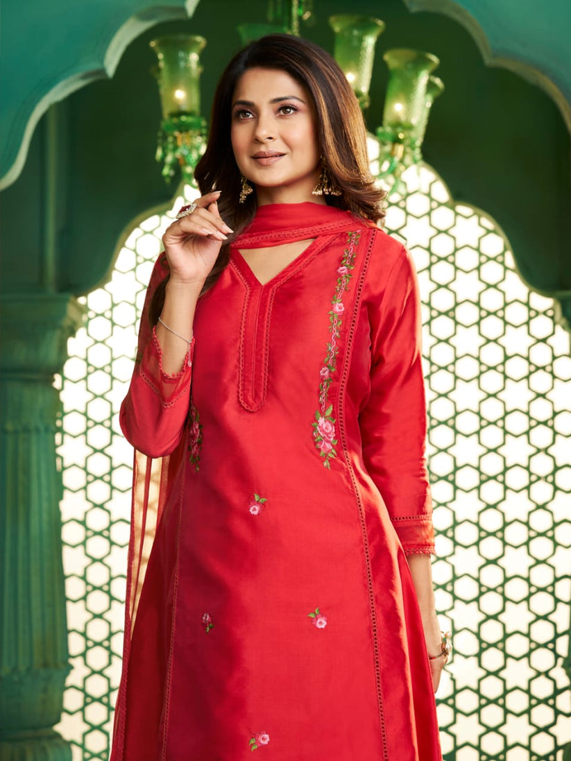 jennifer-winget-pink-embroidered-kurta-set