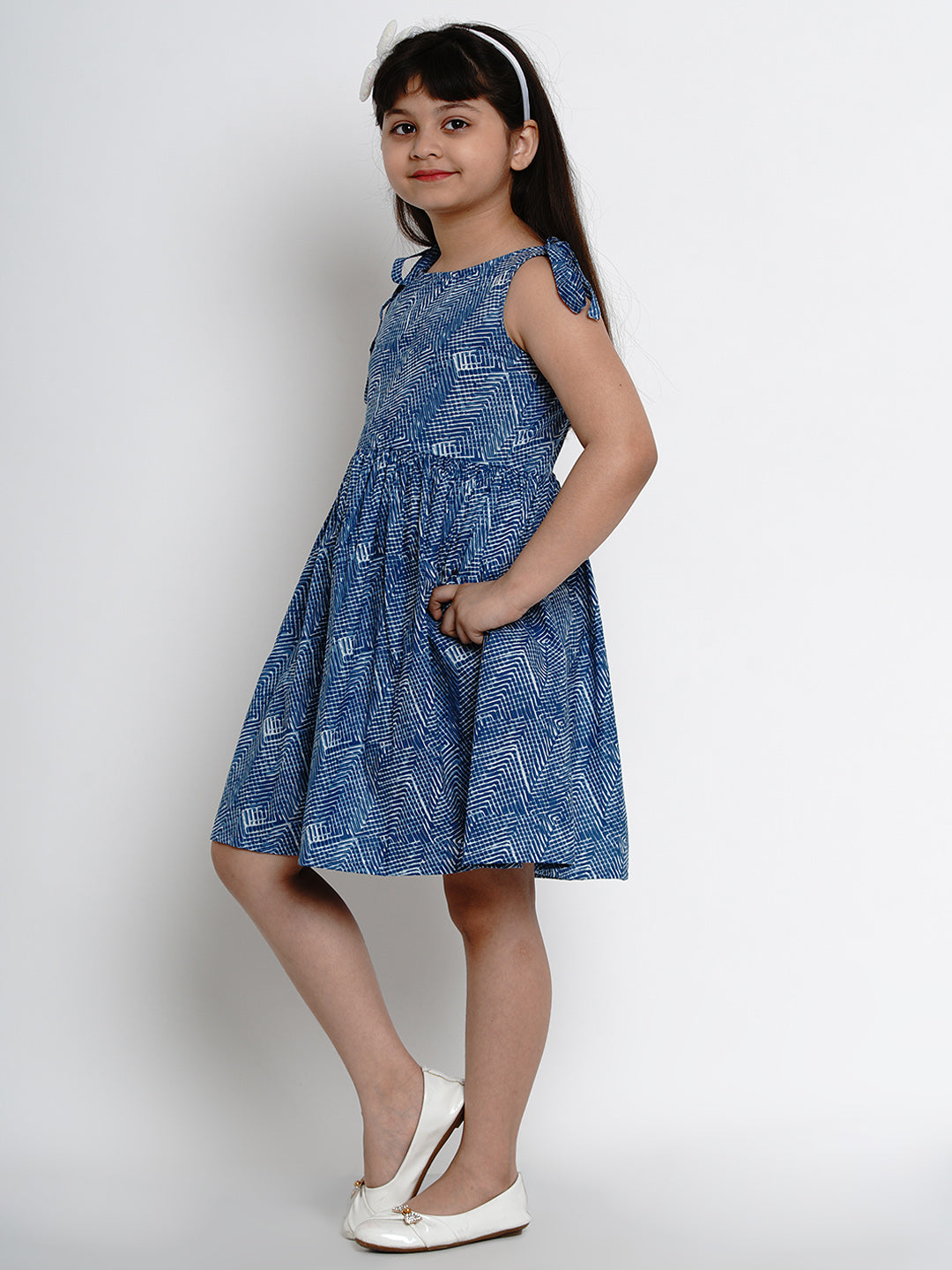 Bitiya By Bhama Girls Blue Printed Fit And Flare Dress