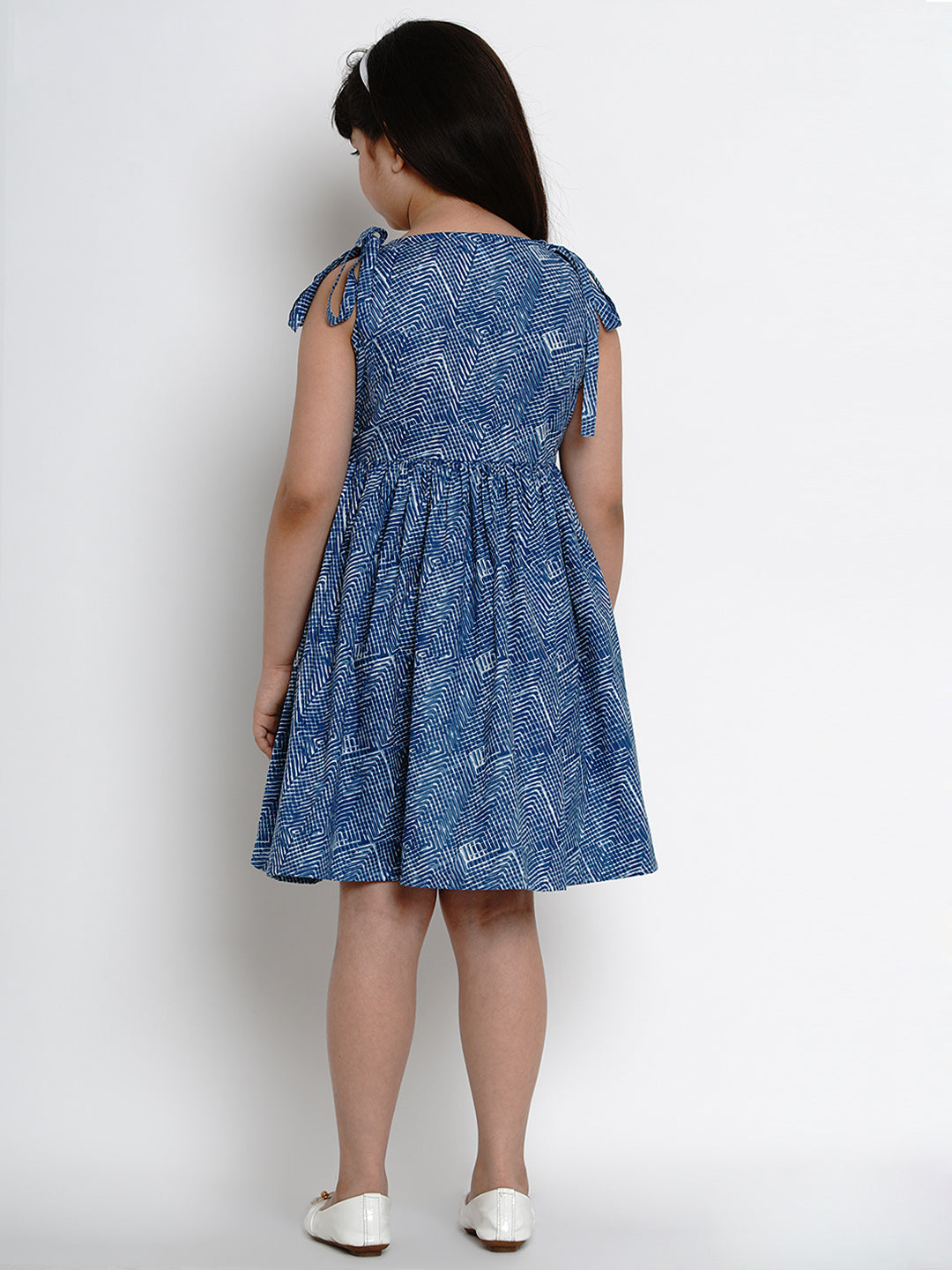 Bitiya By Bhama Girls Blue Printed Fit And Flare Dress