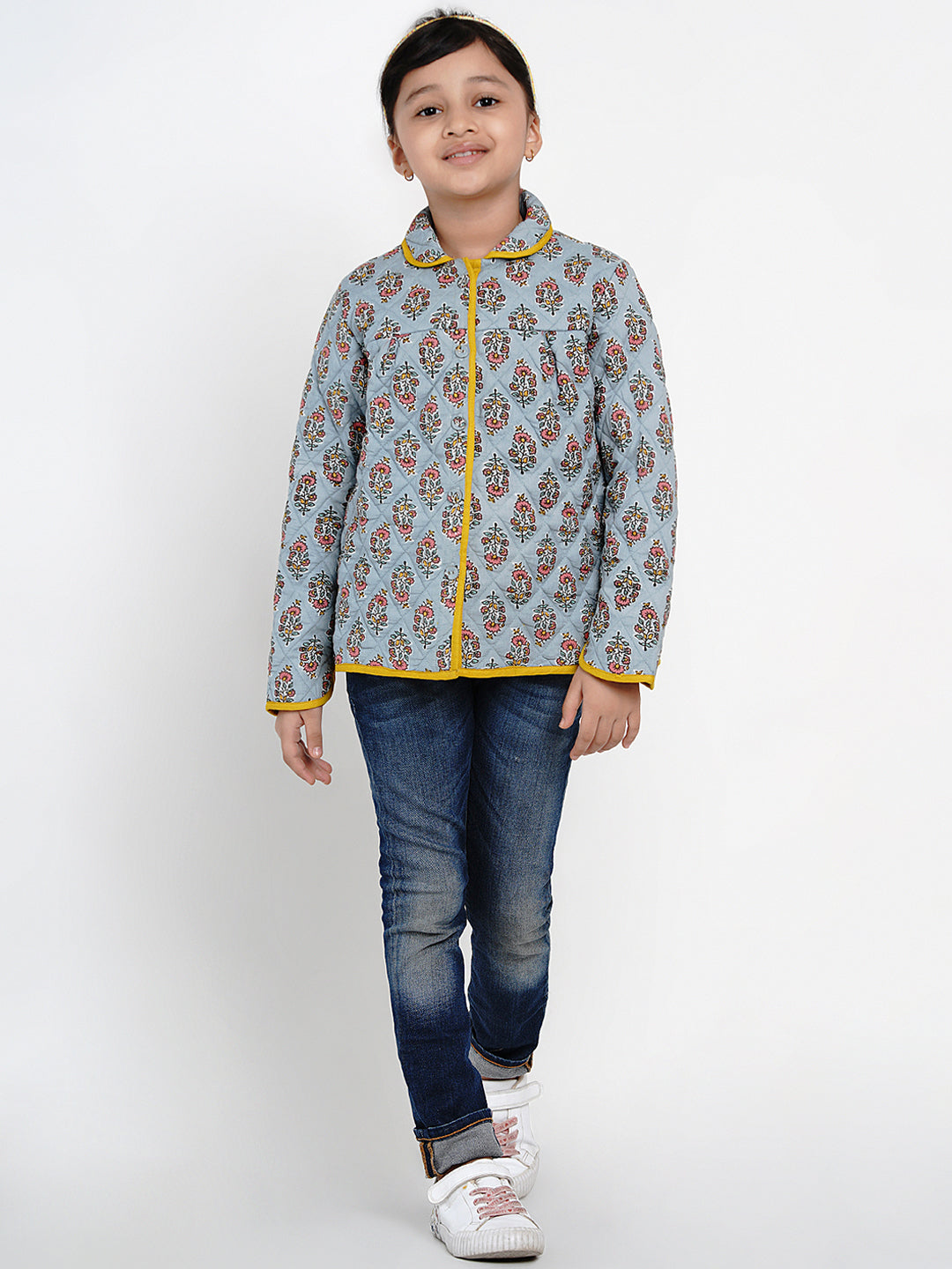 Bitiya by Bhama 
Girls Grey Printed Tailored Jacket