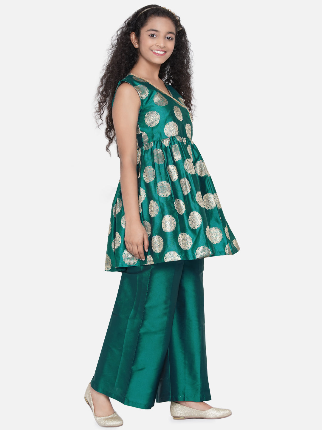 Bitiya By Bhama Green Self Design Kurta With Palazzo