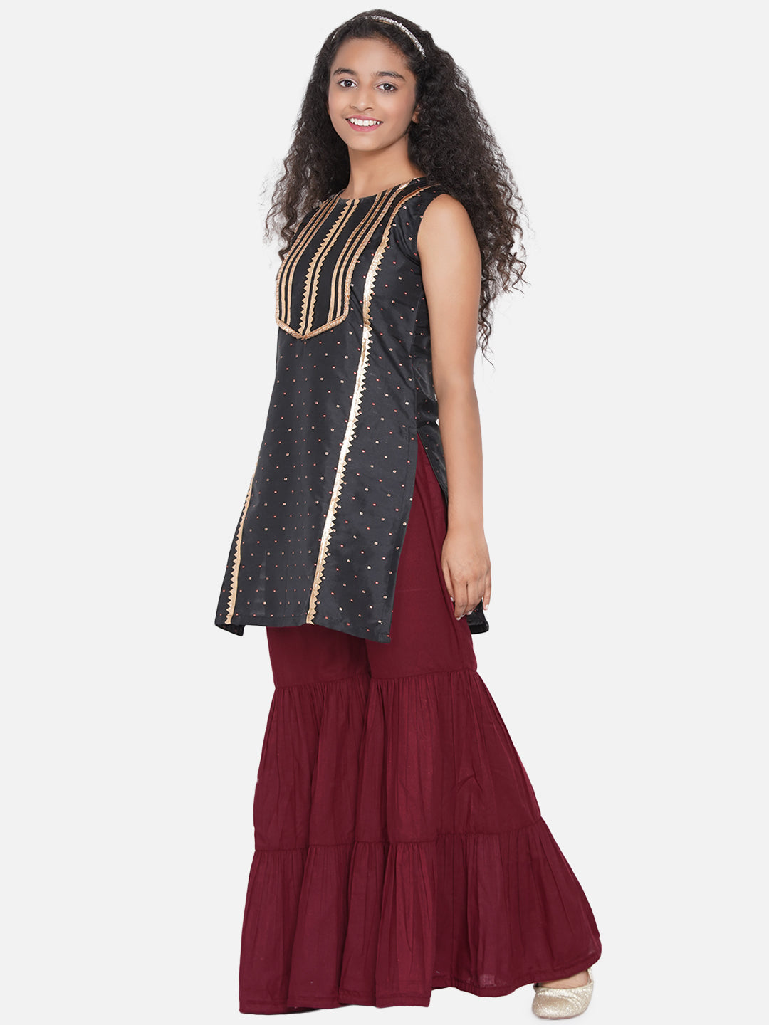 Bitiya By Bhama Black & Maroon Self Design Kurta With Sharara
