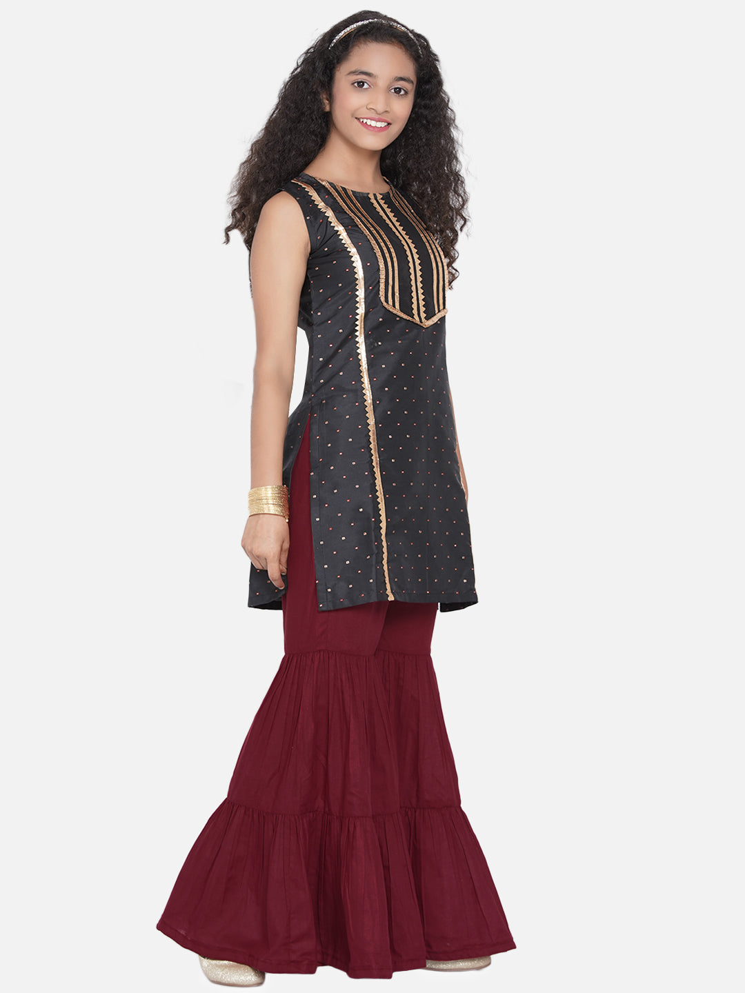 Bitiya By Bhama Black & Maroon Self Design Kurta With Sharara