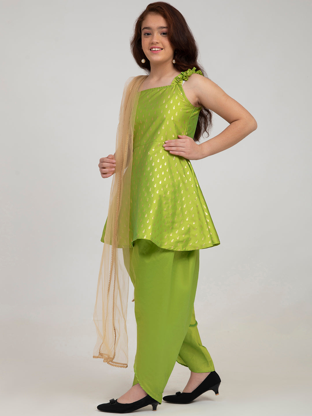 Bitiya By Bhama Girls Green-Printed Kurta And Dhoti Pants With Dupatta
