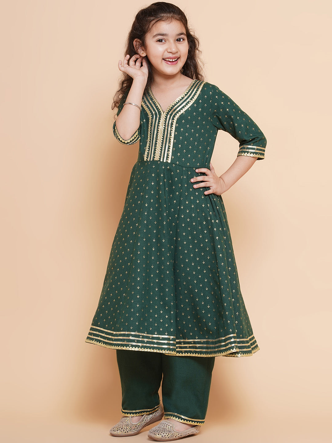 Bitiya by Bhama Girls Ethnic Motifs Printed Kurta & Trousers With Dupatta